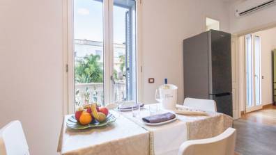 Bilocale Corso Italia 698