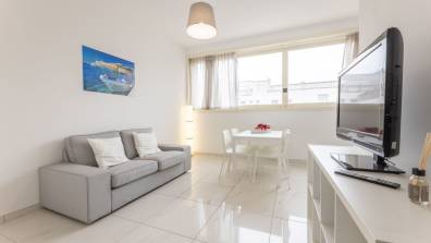 Bilocale Corso Italia 700